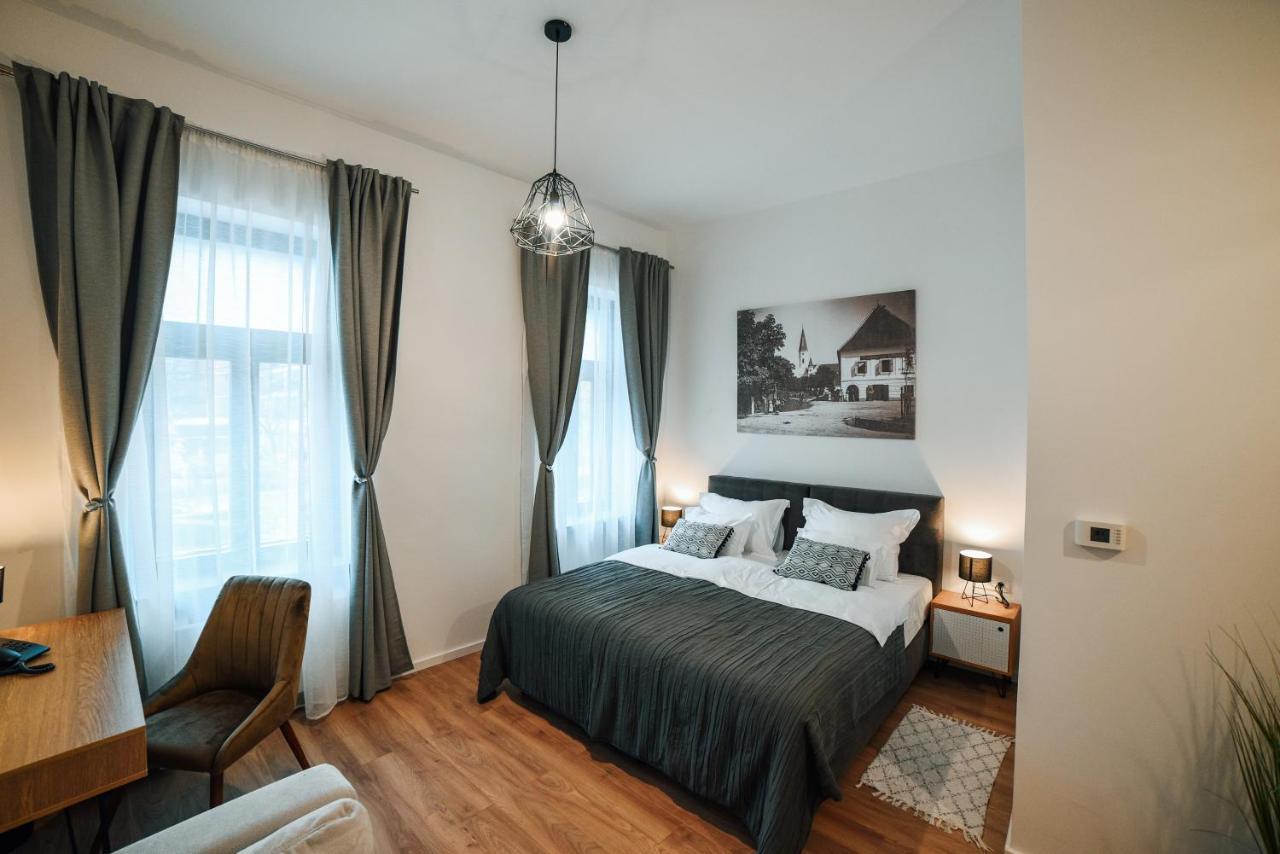 Chop Old House Hotel 大戈里察 外观 照片