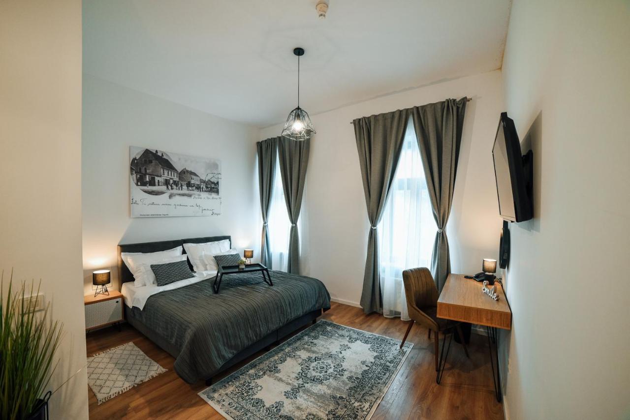 Chop Old House Hotel 大戈里察 外观 照片