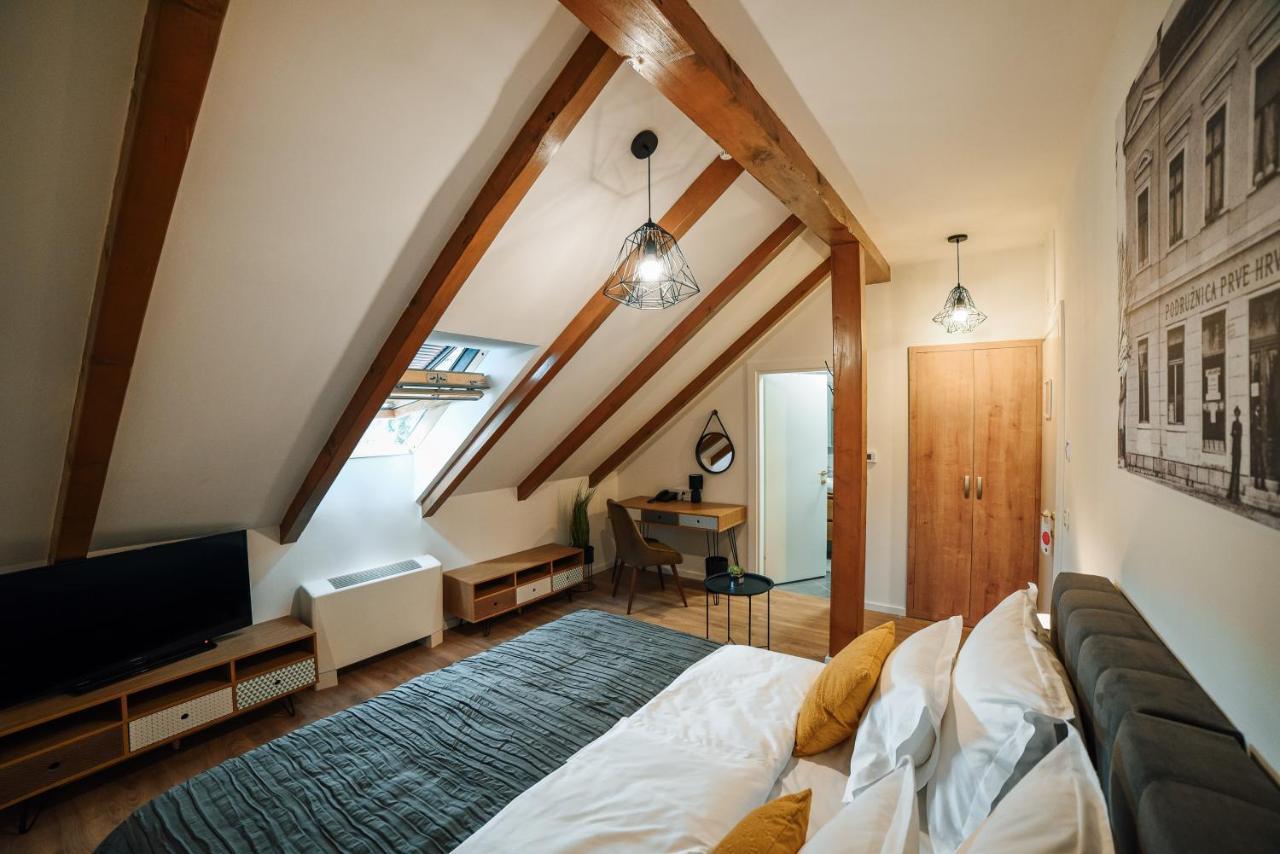 Chop Old House Hotel 大戈里察 外观 照片
