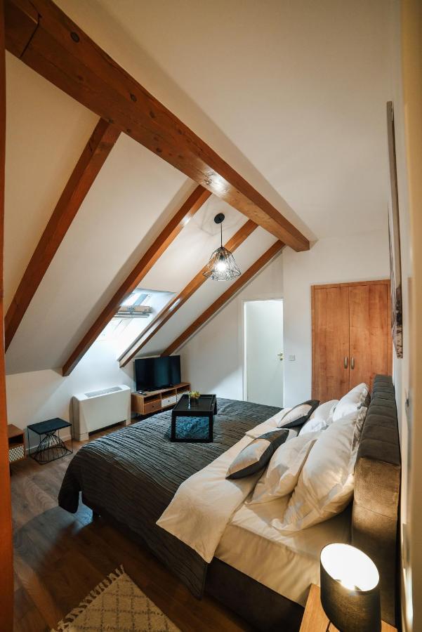 Chop Old House Hotel 大戈里察 外观 照片